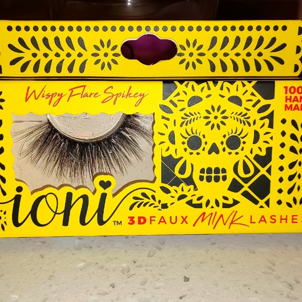 Ioni wispy flare spikey eyelashes (1 pair)